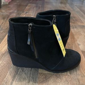 Toms Avery booties Black size 8.5